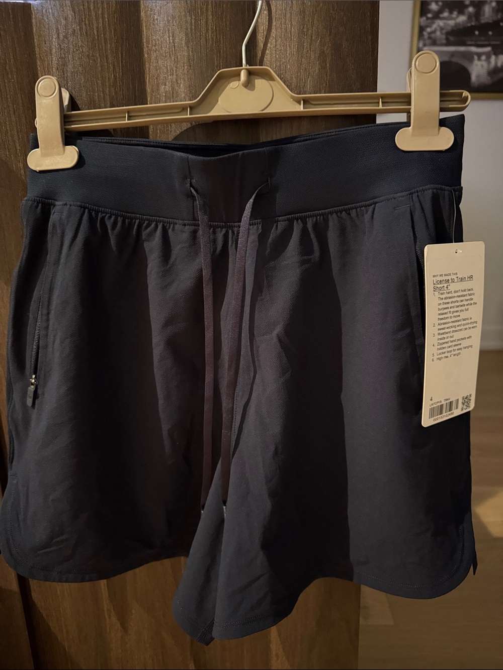 Lululemon License to Train high rise shorts 4” size 4